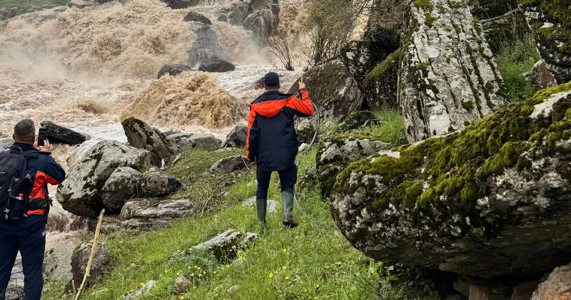 Bingöl de günlerdir kayıp emekli öğretmenin izi sürülüyor