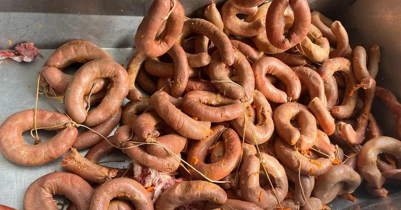 1 ton bozuk sucuk ele geçirildi Sözcü Gazetesi