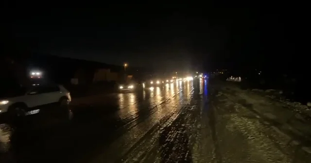 Sel nedeniyle kapanan Elazığ Tunceli yolu trafiğe açıldı Elazığ Haberleri