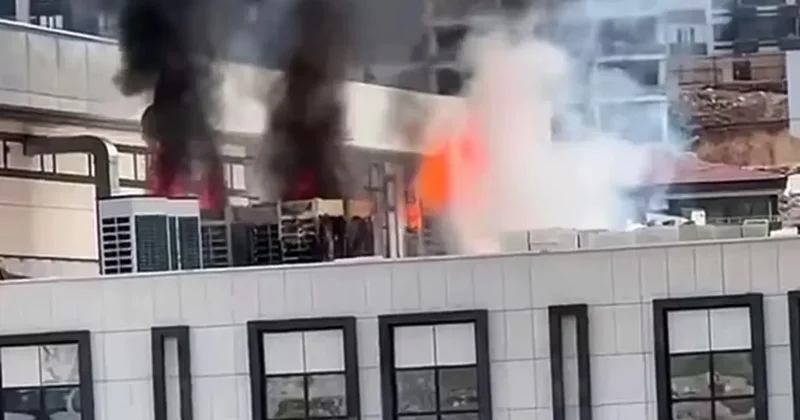 İnşaatı devam eden hükümet konağı çatısında korkutan yangın