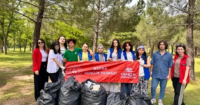 Samsun da gönüllü gençler mesire alanını temizledi Samsun Haberleri