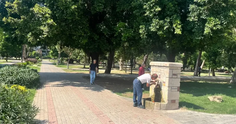 Adana kavruluyor! Termometreler 33 dereceyi gösterdi, vatandaş isyan etti!