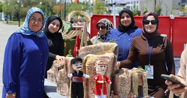 Kursiyerler 4 bin yıllık tarihi Harput Kalesi ni amigurumi ile ördü Elazığ Haberleri