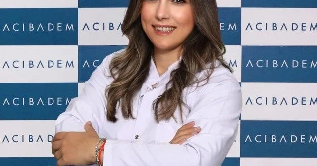 Uzmanından uyarı: Yazın en büyük hata su yerine çay ve kahve içmek Beslenme ve Diyet Uzmanı Çisem Gündüz: Karpuz, üzüm ve incir sağlıklı ama porsiyonuna dikkat Sıcak havalarda besin zehirlenmeleri artıyor Adana Haberleri