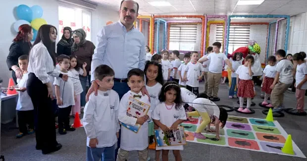Konya haberleri Başkan Altay, bisiklet bilinci eğitimi alan öğrencilerle bir araya geldi 06 Haziran 2026