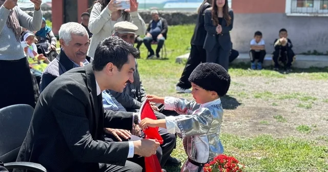 Kars ta köy ilkokulunda yıl sonu coşkusu Kars Haberleri