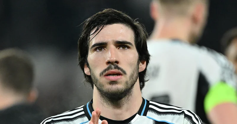 Tottenham, Sandro Tonali yi transfer ettiğini açıkladı