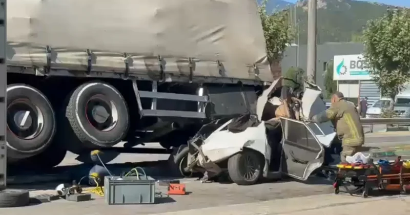 Bursa’da can pazarı! Freni boşalan kamyon 2 aracı biçti