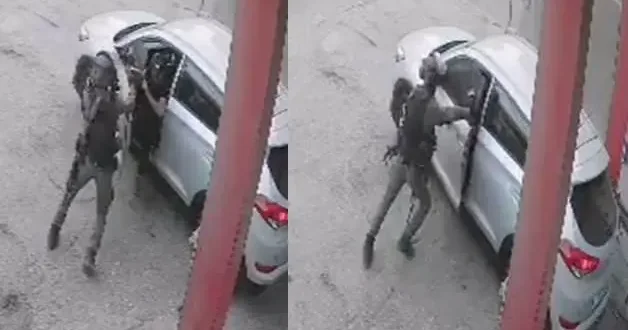Katil İsrail polisi Kudüs te Filistinlilerin içinde bulunduğu aracın içine bomba atıp kapıları kapattı