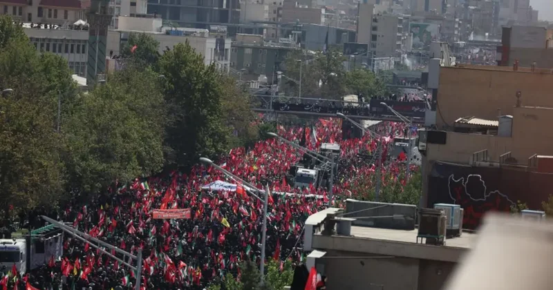 Hamaney in cenaze alayı sokakları doldurdu