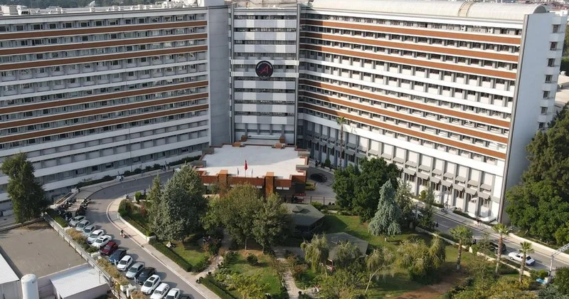 Antalya da Dolandırıcılık İddiası: Öğretim Üyesine Yakalama Kararı