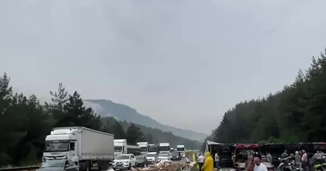 Pozantı Adana istikameti tır devrilmesi nedeniyle trafiğe kapandı Adana Haberleri Habertürk Yerel Haberler