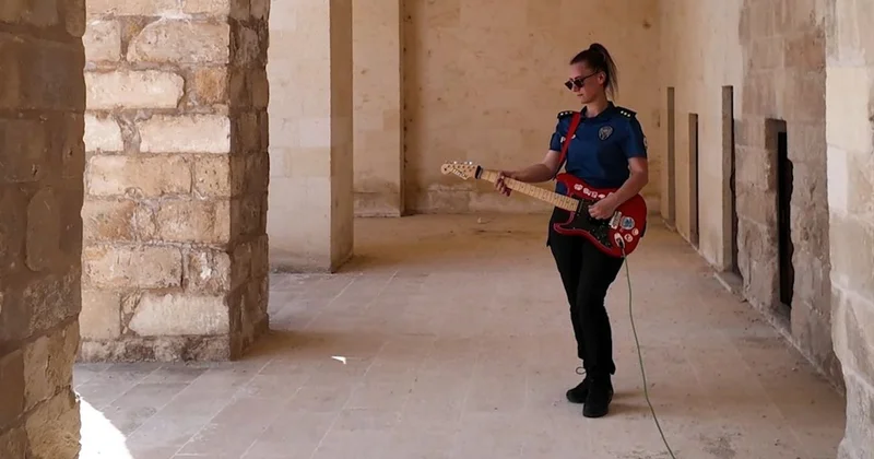Batman polislerinden Hasankeyf te Suzan Suzi klibi
