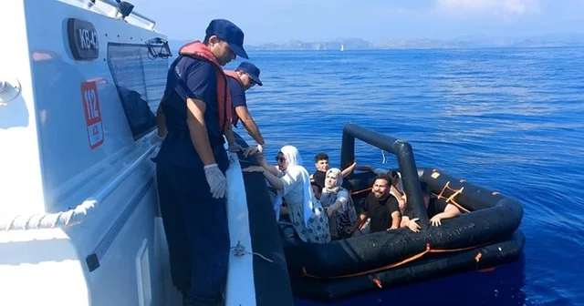 Yunan sahil güvenlik 3 ü çocuk 8 düzensiz göçmeni Türk karasularına geri itti Muğla Haberleri Habertürk Yerel Haberler