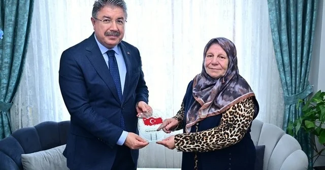 Vali Yılmaz, Merhum Kıbrıs Gazisi Tınmaz ın ailesine taziye ziyaretinde bulundu Eskişehir Haberleri Habertürk Yerel Haberler