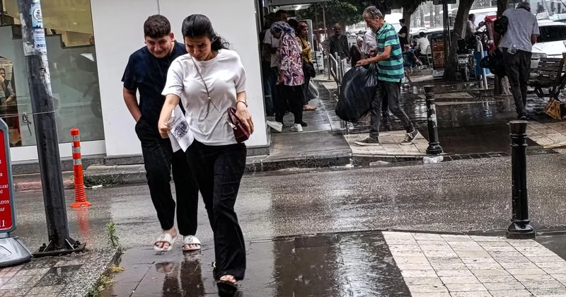 Adana da temmuzda sağanak yağış