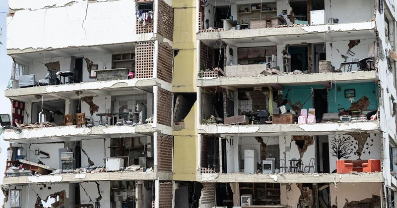 Venezuela depreminde Türk şirketinin inşa ettiği konutların yıkıldığı iddia edildi