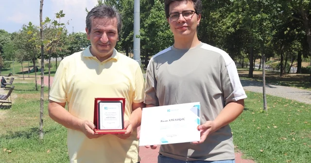 Oğluna destek için 51 inde üniversiteye başladı, bölümü birincilikle tamamladı İzmir Haberleri Habertürk Yerel Haberler