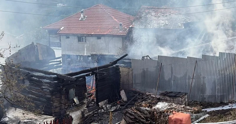 Son dakika: Komşusunu öldürdü, evini ve aracını yaktı! Son dakika haberleri