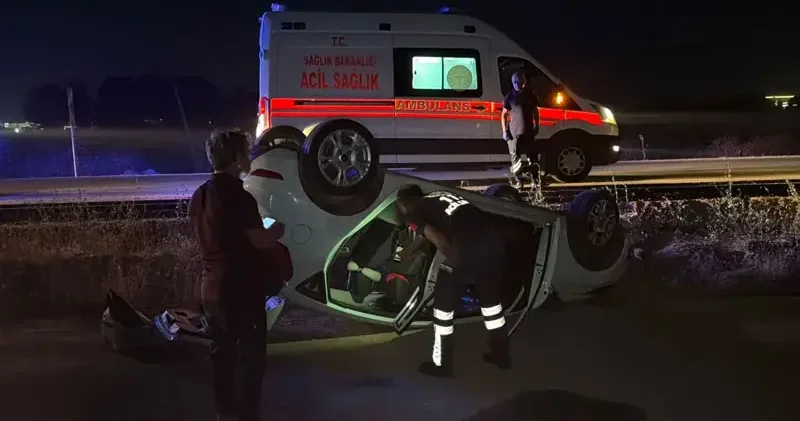 Eskişehir’de şarampole devrilip takla atan otomobildeki 2 kişi yaralandı