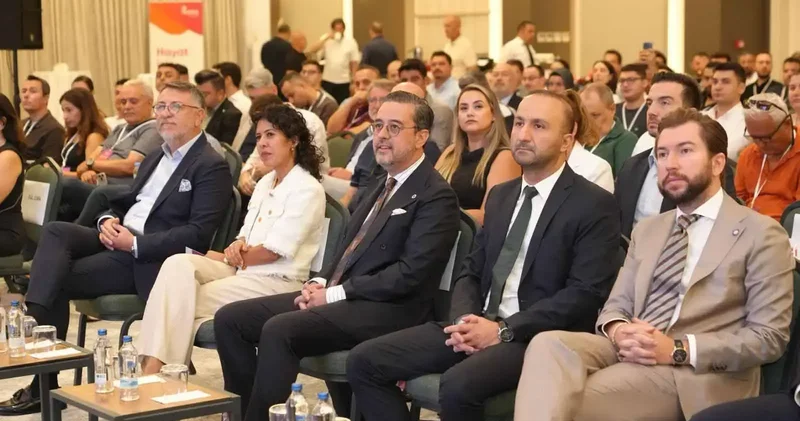 Aydem Perakende, Denizli deki iş insanlarını enerji gündemiyle bir araya getirdi