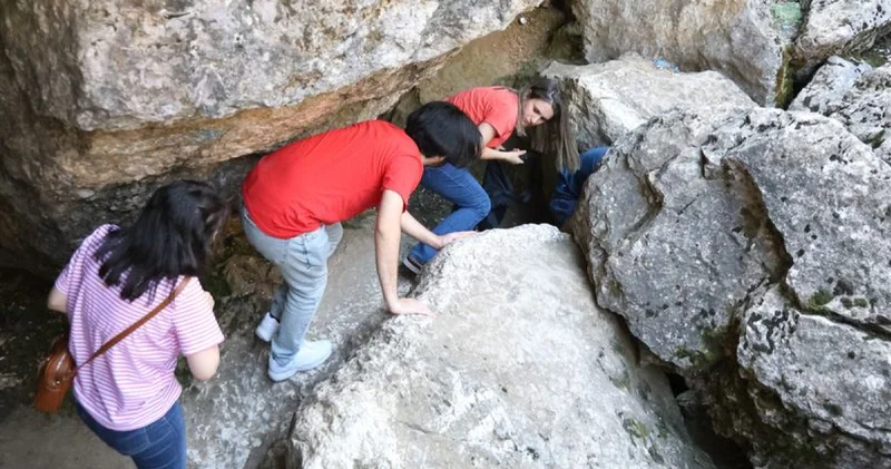 Sıcaktan bunalanlar Buzluk Mağarası na akın etti