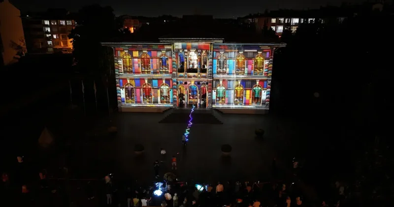 Konya da nefes kesen gece! Mapping ve drone gösterisi büyüledi