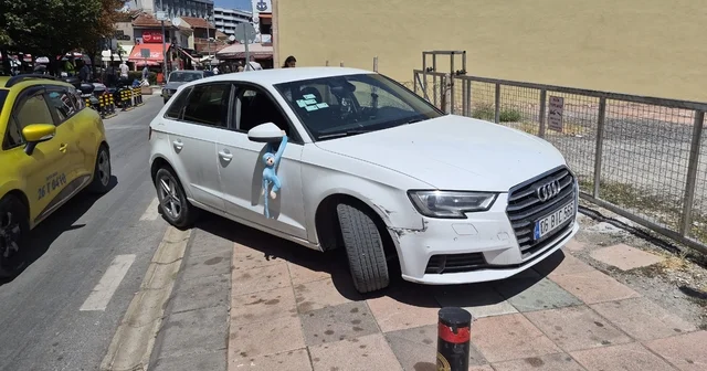 Ehliyetsiz sürücü, yaya geçidindeki kadına çarptı Otomobilin çarpması sonucu yaralanan kadın hastaneye kaldırıldı Eskişehir Haberleri Habertürk Yerel Haberler