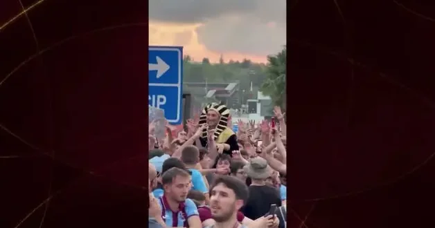 Mısır ın firavununa Karadeniz işi karşılama: Havalimanı 3 lü ile inledi