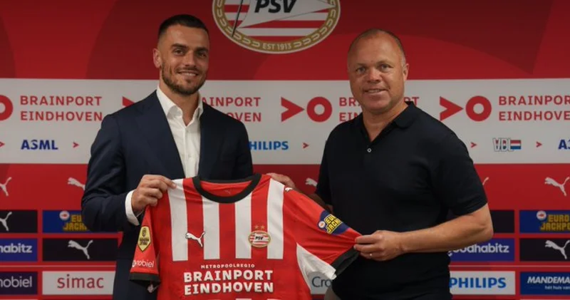 Filip Kostic, PSV ye imza attı!