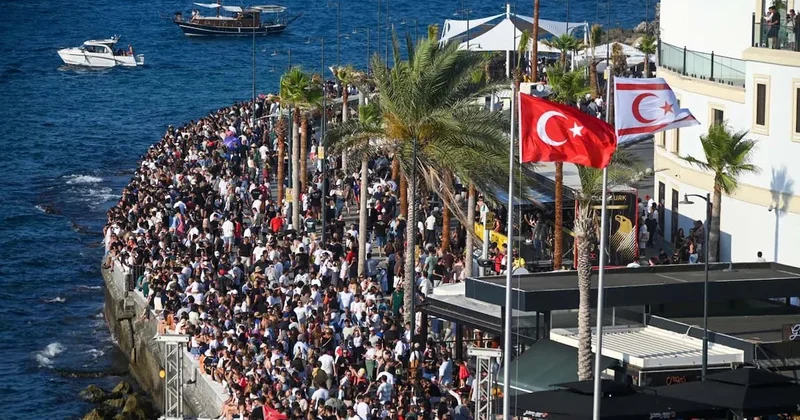Yavru Vatan da çalışmak 10 gün yasaklandı Sözcü Gazetesi