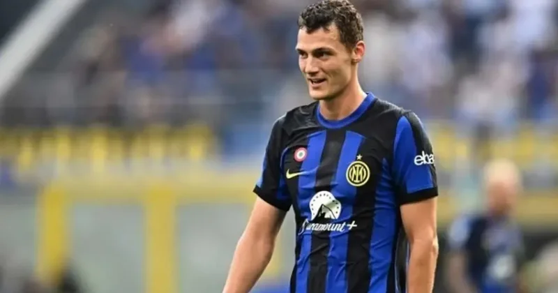 Savunmaya dünya şampiyonu! G.Saray, Hakan Çalhanoğlu nun takım arkadaşına teklif yaptı