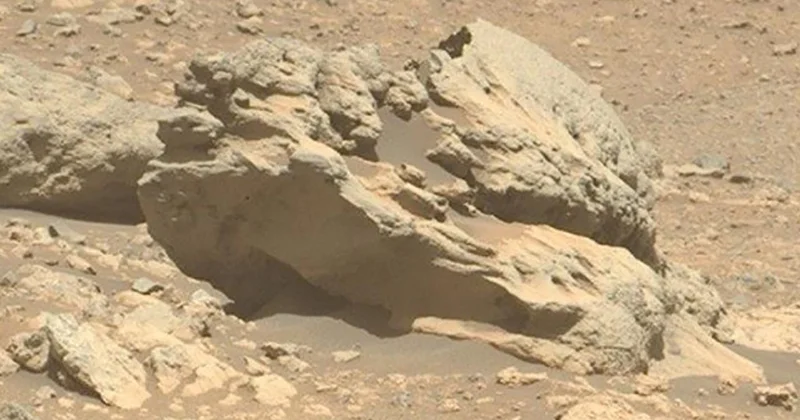 Perseverance Mars yüzeyinin hemen altında korunmuş organik karbon buldu