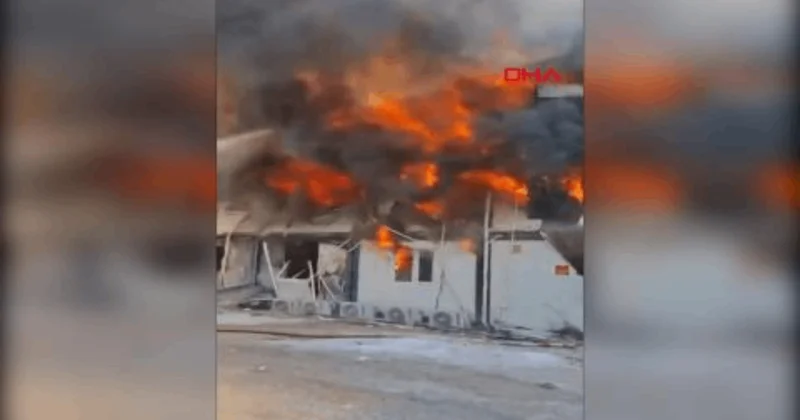 Hatay da inşaat işçilerinin kaldığı konteyner alev alev yandı Sözcü Gazetesi