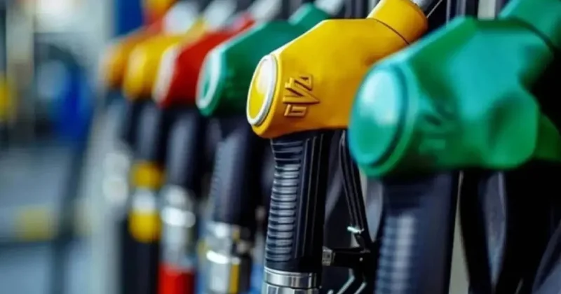 Benzine 4,35 liralık indirim bekleniyor! Pompa fiyatlarına yansıyacak mı?