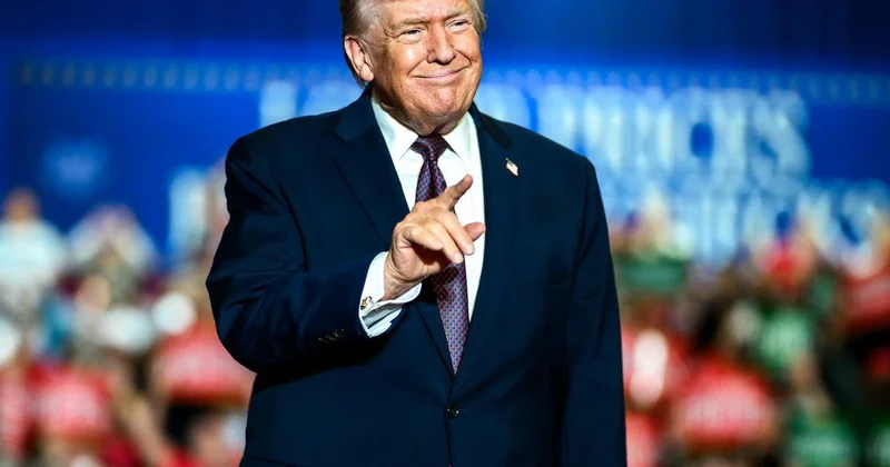 Trump’tan İsrail lobisini dize getiren müslüman siyasetçiye canlı yayında küfür: Onu izlerken sadece b.k görüyorum