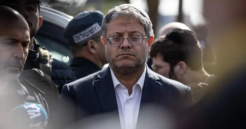 Soykırımcı Ben Gvir den, Filistinli esirlerin kıyafetlerine ve Kur an ı Kerimlerine el konulması talimatı