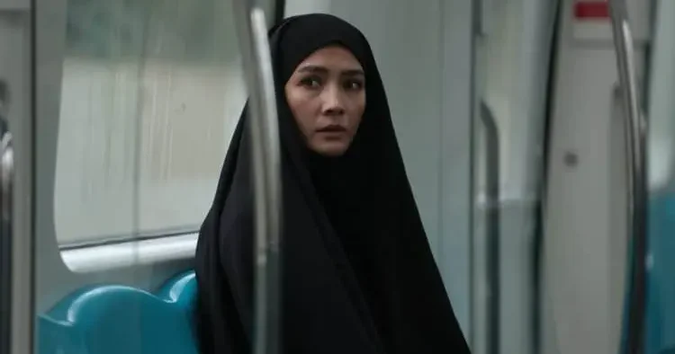 Kariyerinde yeni bir sayfa açtı: Aybüke Pusat rolü gereği çarşafa girdi...