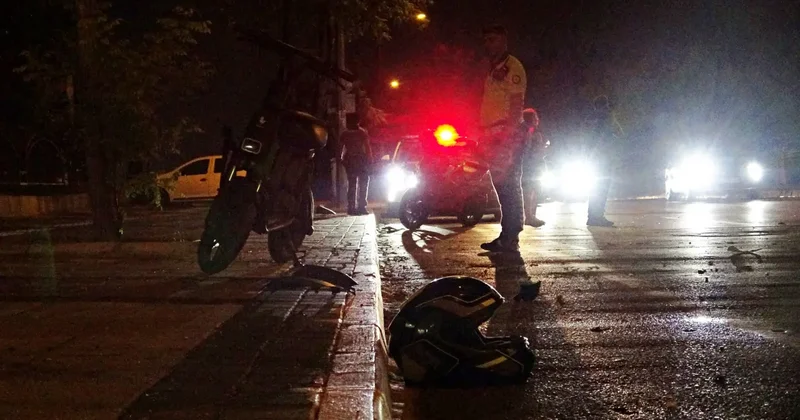 Antalya da feci kaza: Yayaya çarpan motosikletli hayatını kaybetti