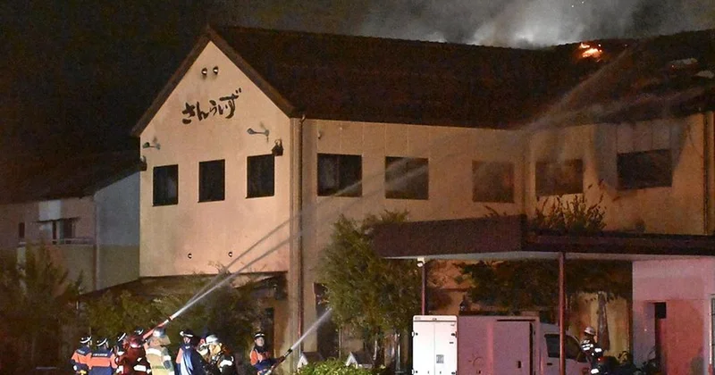 Japonya nın Gifu eyaletindeki pastanede çıkan yangında 3 kişi hayatını kaybetti