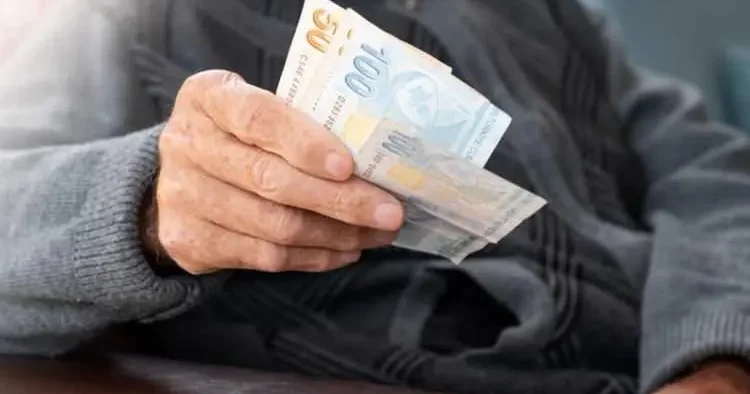 Emekliler için promosyon yarışı kızıştı: En yüksek ödemeyi hangi banka veriyor?
