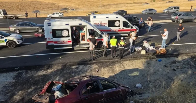 Direksiyon hakimiyetini kaybetti, karşı şeritteki iki otomobile çarptı: 1 ölü, 7 yaralı