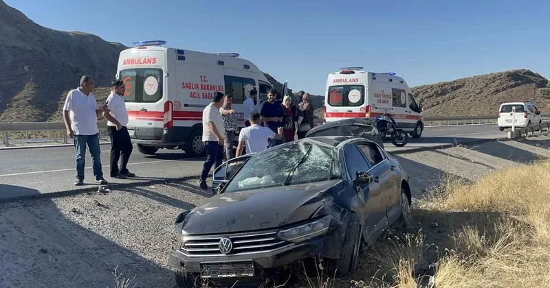 Otomobil kontrolden çıktı, 5 kişi yaralandı