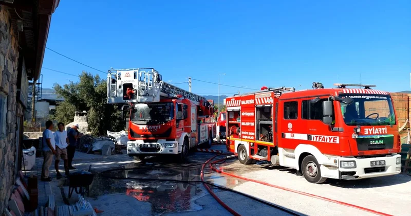 Balıkesir deki yangında 5 iş yeri zarar gördü