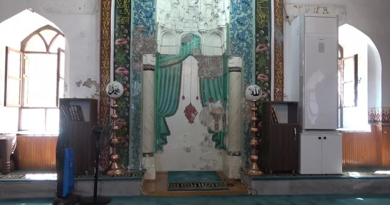 Tuz Pazarı Camii nde sıvalar akınca 550 yıllık tarih ortaya çıktı