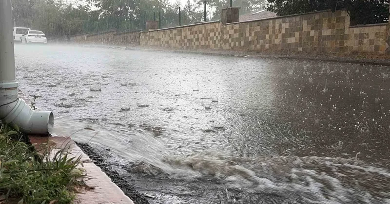 Elazığ’da sağanak ve dolu etkili oldu
