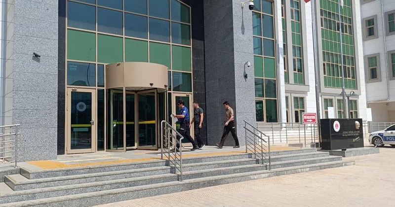 Adana da engelli vatandaşa tekmeli yumruklu saldırı! Vicdanların kurudu anlar kamerada