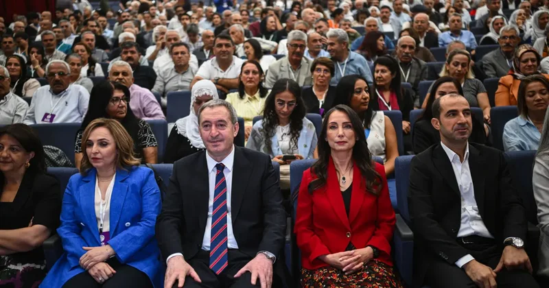 DEM Parti de seçim günü! Tuncer Bakırhan ve Tülay Hatimoğulları yeniden seçildi