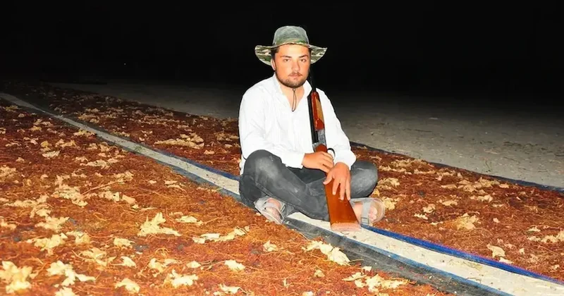 Tüfeğini alan tarlaya koştu Sözcü Gazetesi