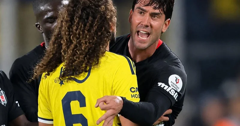 Derbide Vlahovic ten olay hareket! Fenerbahçe taraftarı delirdi